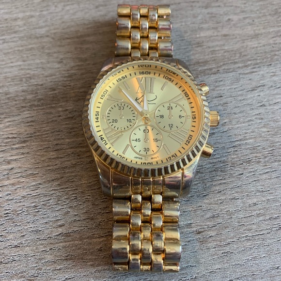 BOGO ✨Gorgeous Gold Watch✨ - Picture 2 of 3